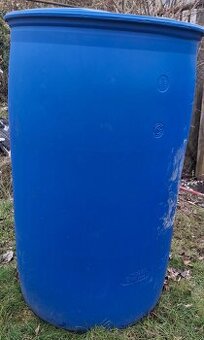 Prodám plastový sud na vodu