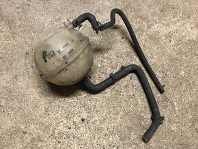 Vw T4 2.5 TDi držák žárovek světla , expanz nádoba