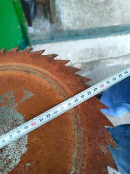 Prodám hřídel cirkulárky a pilové kotouče