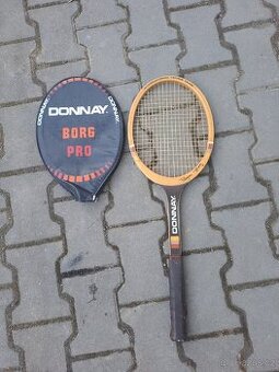 Retro tenisová raketa