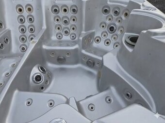 Vířivá vana Balaena (15)