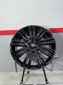 Range Rover Velar r22 top