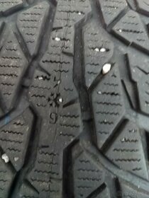 Zátěžová Zimní pneumatika Nokian 215/65 R16 102H extra loid