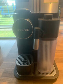 Kávovar DeLonghi Nespresso Gran lattissima