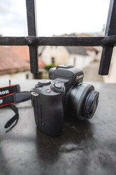 Canon M50
