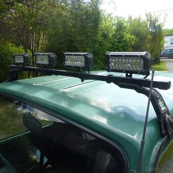 Suzuki Samurai celoplech LED světelná rampa