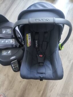 Nuna Pipa next se základnou Isofix