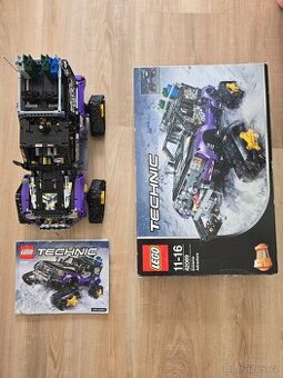 Jako nove, nezaprasene Lego technic 42069 extreme adventure