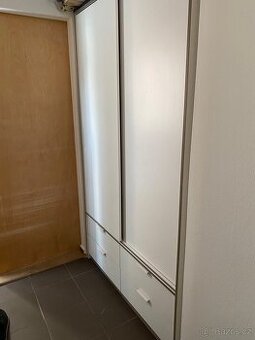 Šatní skříň IKEA