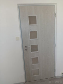 Interiérové dveře  80 PRAVÉ