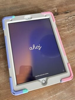 iPad 7. generace 32 GB + dětský kryt