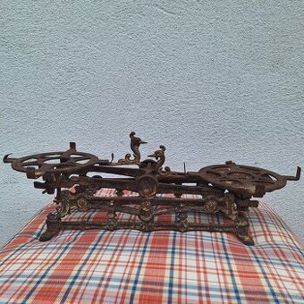 Starožitné kuchyňské váhy