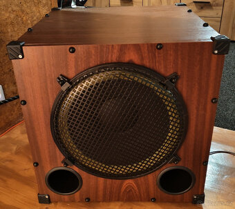 CONRAD Electronic 15'' MONSTER '' Sub-150''