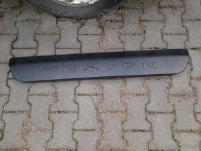 Ssangyong rexton lišta na kufrové dveře