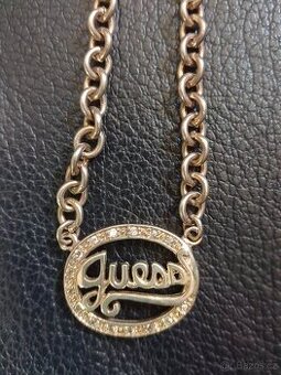 Dámský stříbrný řetízek s přívěskem Guess