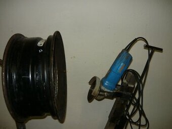 Vyvažovačka - hydraulický lis 30 tun - tuning BMW