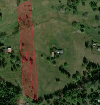 Stavební pozemek 1,2 ha, potok, elektřina, zastavěná plocha.