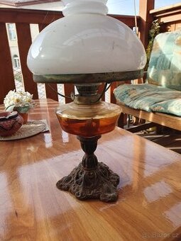 Retro petrolejova lampa