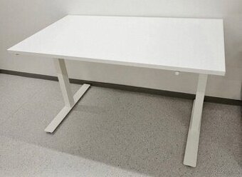 výškově nastavitelný stůl IKEA Trotten