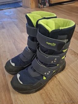 Zimni boty superfit a columbie 37 a 35 velikost