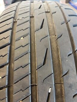 225/55 R18 102W