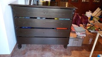 Prodám historický prádelník - kostn