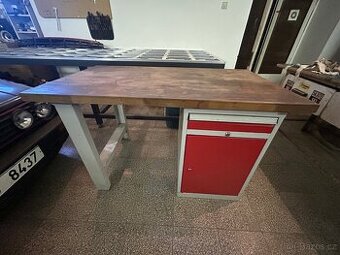 Dílenský stůl