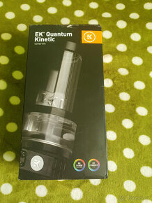 EK-Quantum Kinetic TBE 200 D5 PWM D-RGB - Plexi