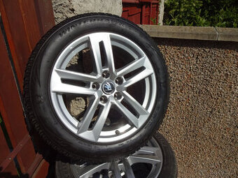 Superb III, Passat B8 - zánovní zimní alu kola 17" 5x112