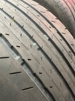 225/45 R17