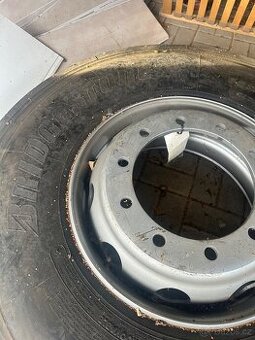 Bridgestone 13r22,5