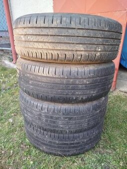 Pneu 215/60 R17 Continental