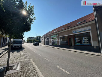 pronájem komerčních prostor 50 m2 na rušné Pražské ulici v K