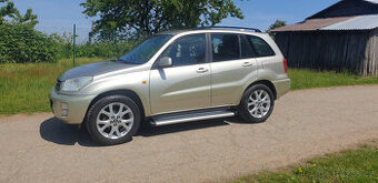 Toyota Rav4 1,8 benzín