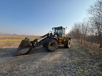 Kloubový nakladač JCB 435S