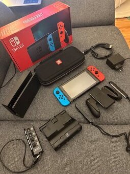 Nintendo switch V2 + příslušenství (TOP STAV)