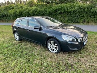 V 60 D2 84kW, kůže, city safety, satelitní navigace - 1