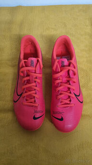 Kopačky Nike 37,5