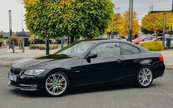 BMW E92 320i / 125 kW / 2. MAJITEL / SKVĚLÝ STAV