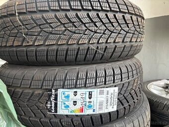 Nové Zimní pneu 215/65 R17 99V Goodyear SUV gen 1