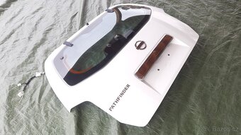 Nissan Pathfinder – Zadní dveře