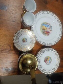 Nádobí a mlýnek starožitný