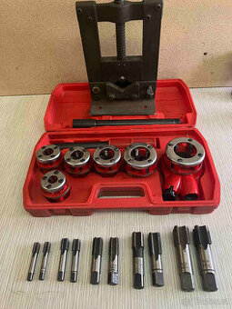 Závity trubek a otvorů