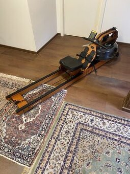 vodní veslovací trenažér