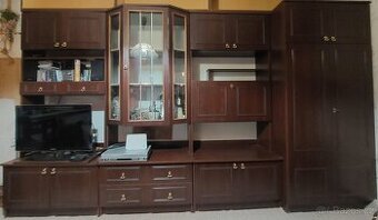 Hnědá obýváková stěna