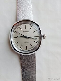 Krásné  funkční postříbřené  hodinky Zentra