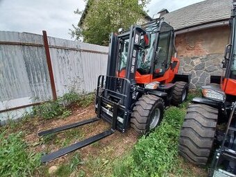 Terénní vysokozdvižný vozík (Desta)