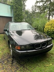 BMW E39 520i