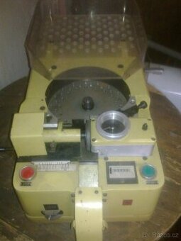 Prodám retro československou počítačku peněz viz foto.