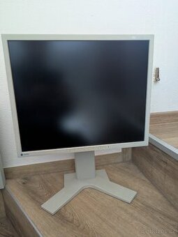 Prodám LCD monitory 17-19"